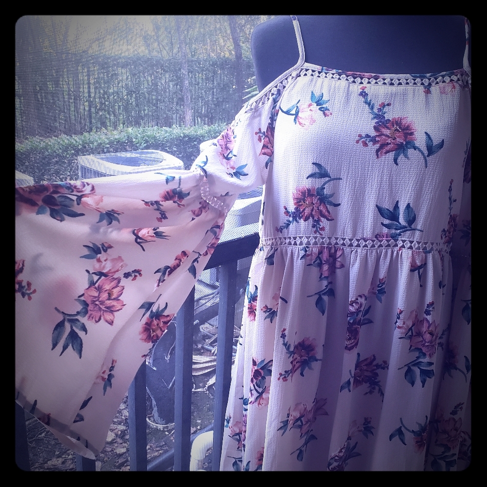 MITTOSHOP Floral,Peekaboo Shoulder DRESS.
